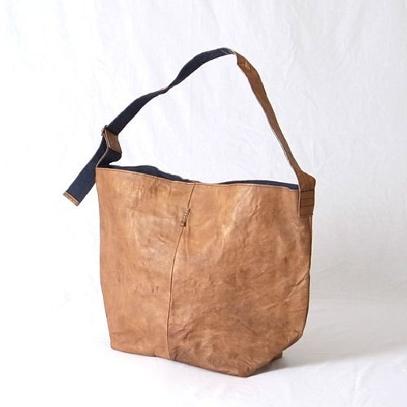地球树fair trade-“手作水牛皮包包系列”- 经典款VL One Strap Bag 斜背包 - 侧背包/斜挎包 - 真皮 咖啡色