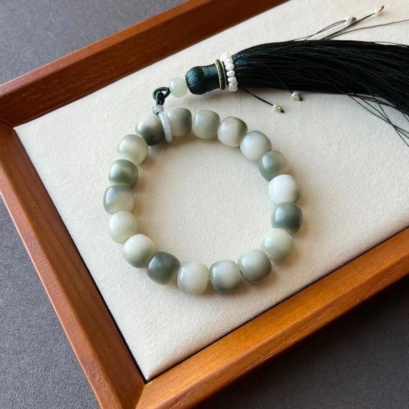 天然原生墨染菩提根设计手串手持 - 手链/手环 - 植物.花 绿色