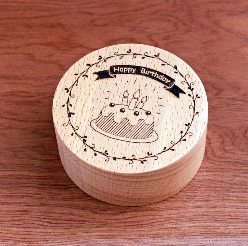 敲敲木-生日蛋糕音乐盒.生日礼物 - 摆饰 - 木头 卡其色