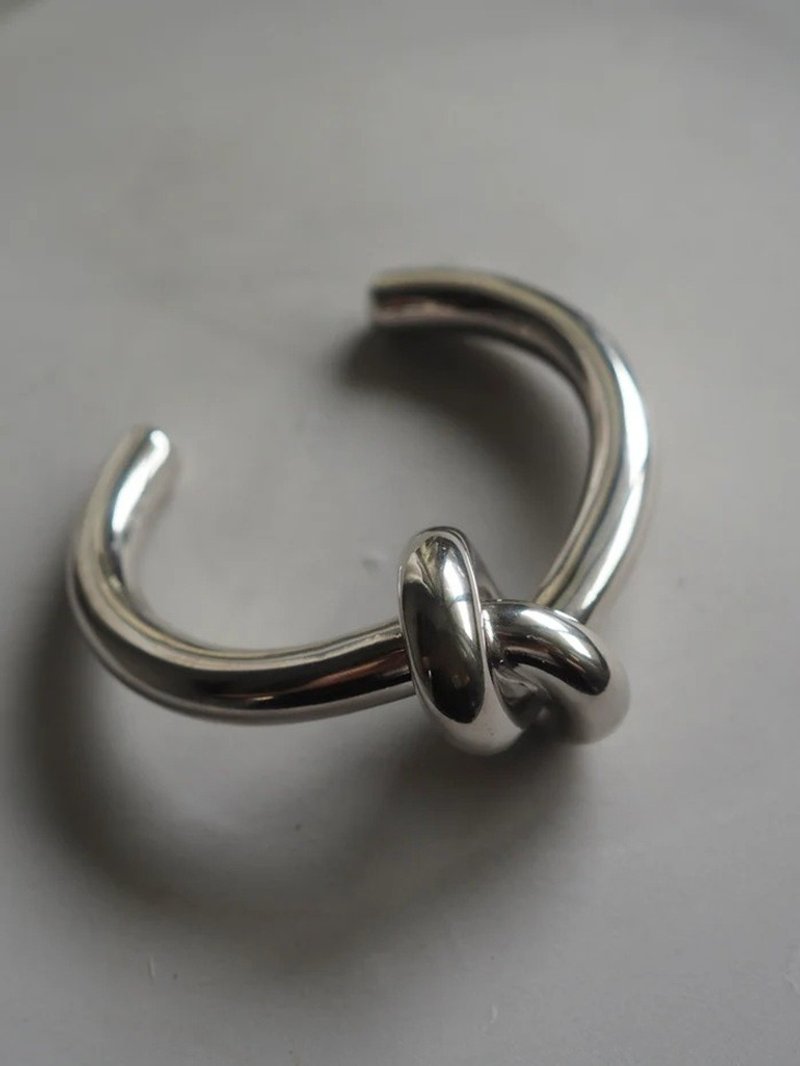 CELINE Knot Bangle Large 赛琳 结饰手环 宽版 银色 古董级单品 - 手链/手环 - 其他金属 银色