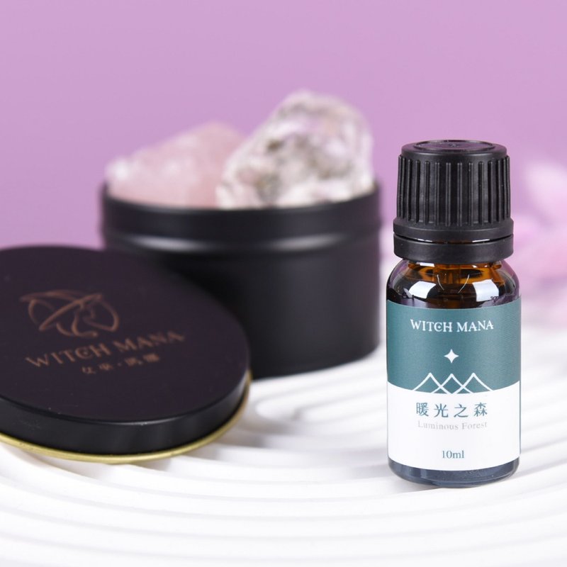 女巫玛娜 香氛油 暖光之森 - 松针琥珀 森林系疗愈 × 木质草 - 香薰/精油/线香 - 精油 蓝色