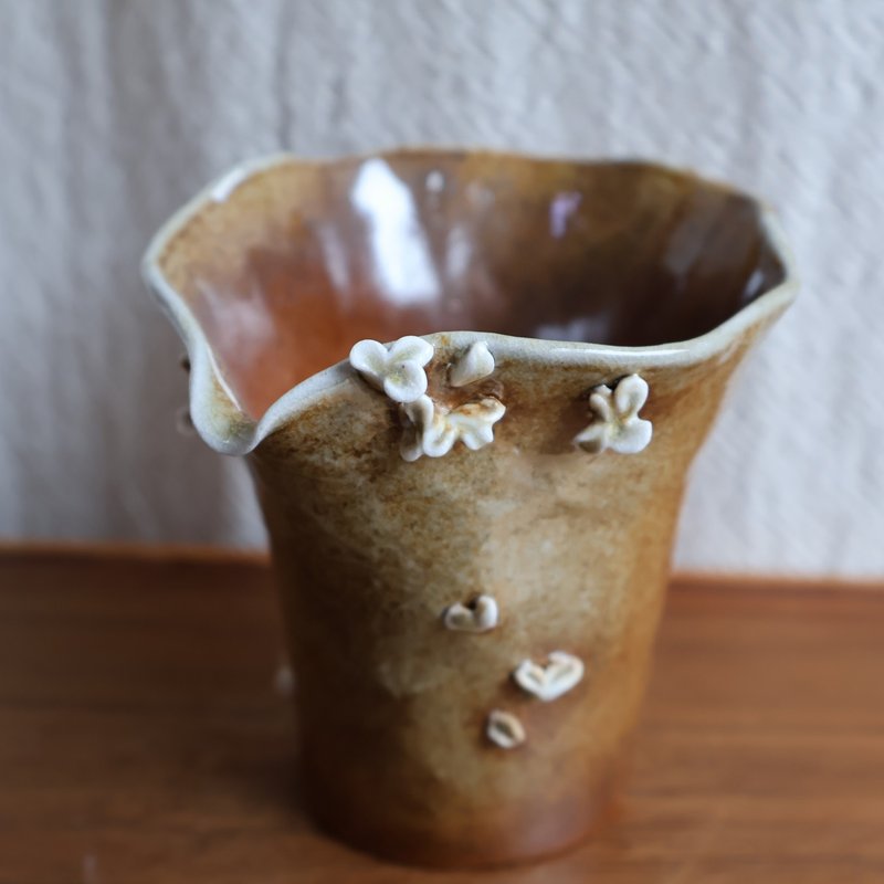 小白花 柴烧陶手捏茶海 - 茶具/茶杯 - 陶 咖啡色