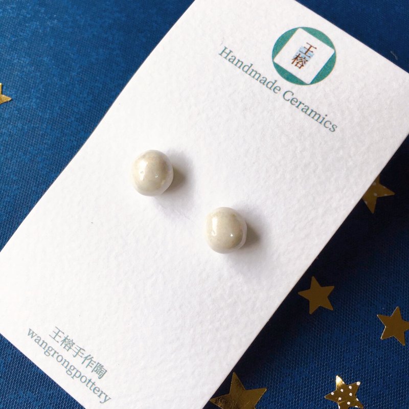 【手作陶瓷耳环】手作白瓷耳环 白珍珠光贴耳款 - 耳环/耳夹 - 瓷 白色