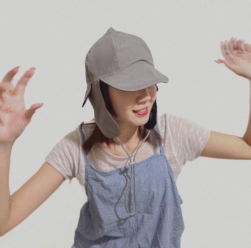 【大人款】让触角长出勇气 | 双面尖尖触角防风防泼水飞行帽 - 帽子 - 棉.麻 灰色