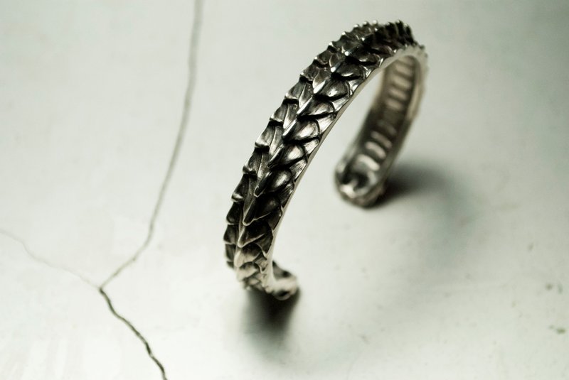 一本 /手工银饰/手镯/尼德霍格 - 手链/手环 - 纯银 银色