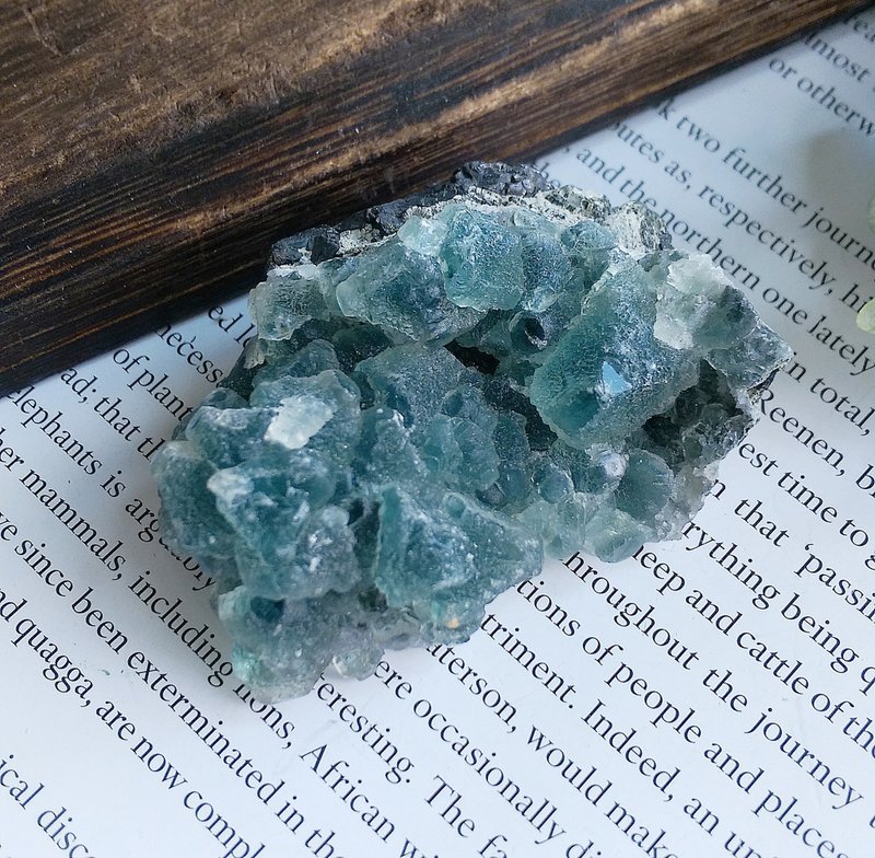 Fluorite 内蒙产地 蓝萤石 水晶共生 天然矿石 原矿 - 摆饰 - 其他材质