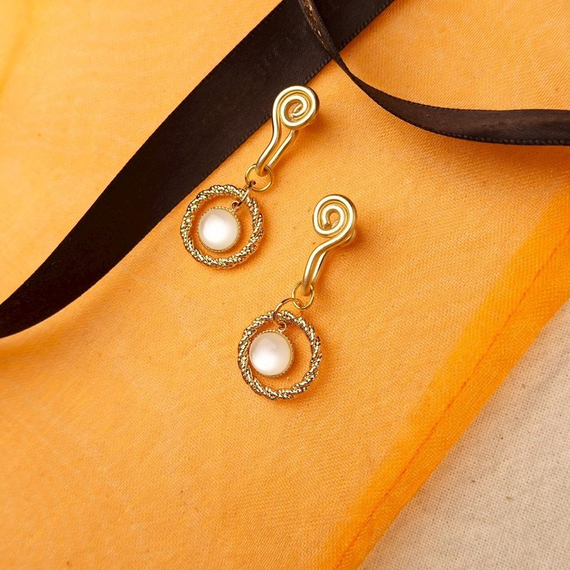 Eyes of Tomorrow 无痛耳夹 - 耳环/耳夹 - 其他金属