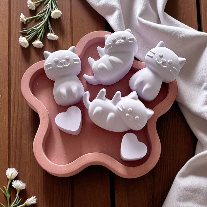 定制化礼物 微笑小猫 + 字母 + 扩香座 - 香薰/精油/线香 - 其他材质 白色