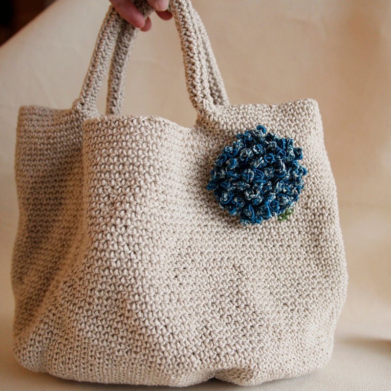 毛线编织 手作礼物 绣球花/烟火花 深蓝色缎绳原色未漂白棉麻手编 - 手提包/手提袋 - 其他材质 卡其色