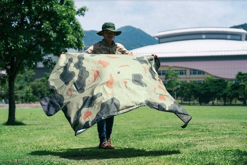 SilverValley 等高线迷彩防水野餐垫 - 军绿沙 - 野餐垫 - 防水材质