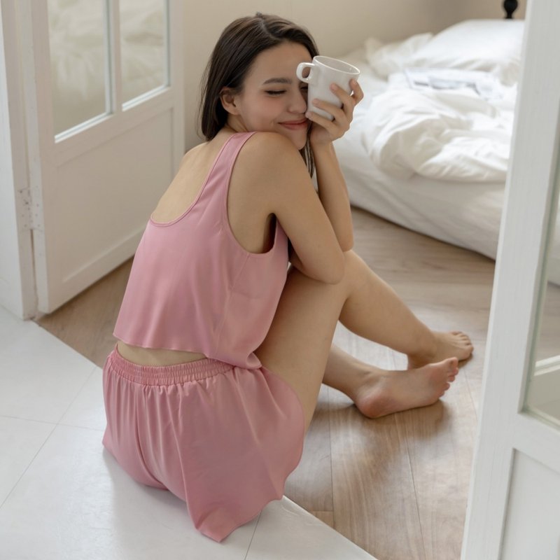 设计款柔雾光感两件式背心套装-Barbie的芭比粉 - 居家服/睡衣 - 其他材质 粉红色