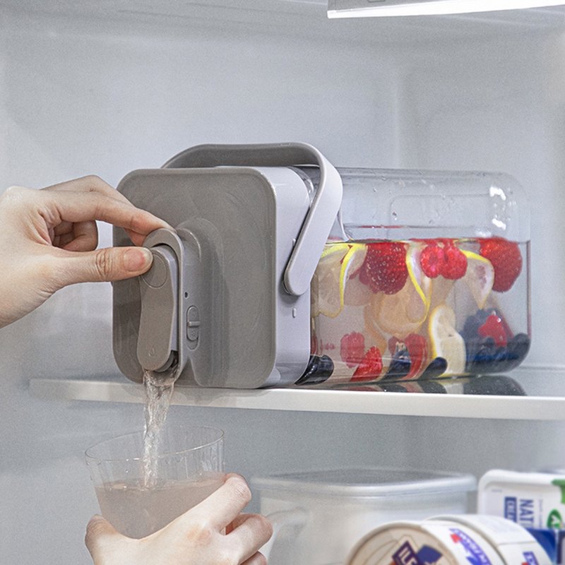日本霜山 按压式户外用大容量冷水壶(附滤嘴)-3.5L-多色可选 - 水瓶/水壶 - 塑料 透明