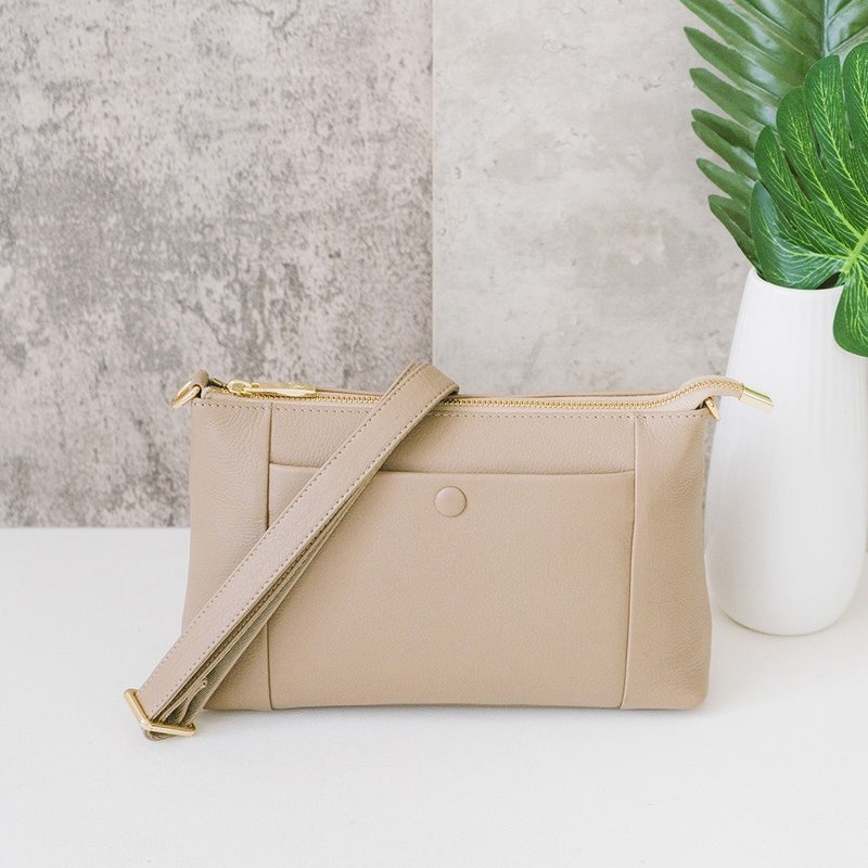 真皮百搭斜背包 22362 杏 - 侧背包/斜挎包 - 真皮 卡其色