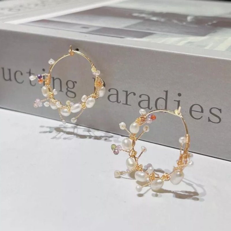 1KM 精灵乐章•烟花宝石C圈耳环 - 耳环/耳夹 - 珍珠