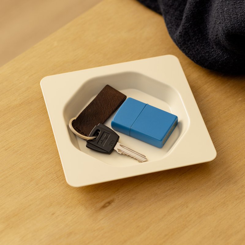 PURU Tray S | 金属托盘 | 象牙白 - 收纳用品 - 其他金属 白色