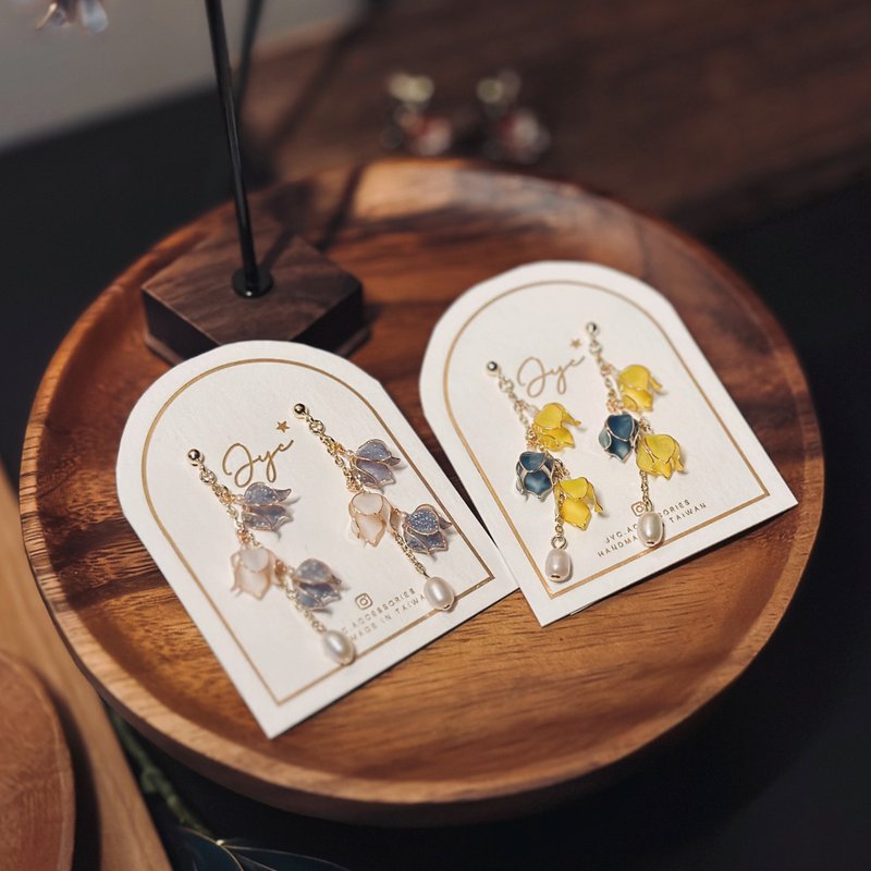 【垂花】手作立体水晶花贴耳耳环 无痛耳夹 uv饰品 - 耳环/耳夹 - 其他材质 白色