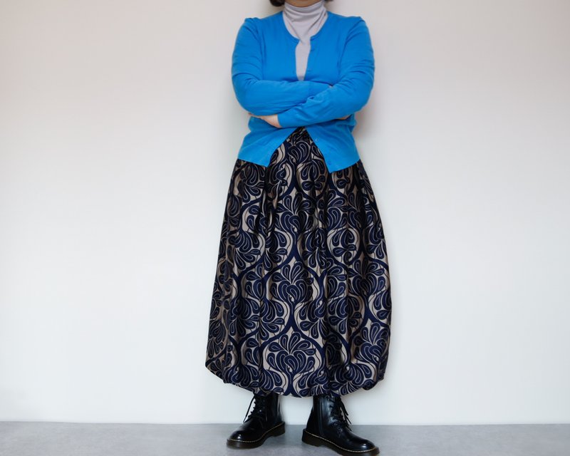 考文特花园灰-恰到好处的酷炫锦缎图案气球裙,长80cm - 裙子 - 丝.绢 银色