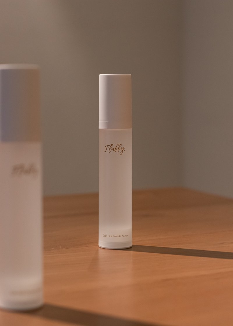 水光泽黄金蚕丝蛋白维他命E精华液 50ml - 精华液/安瓶 - 浓缩/萃取物 卡其色