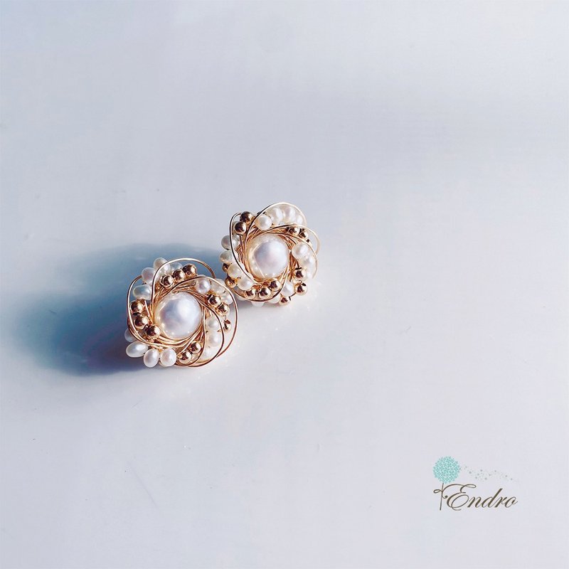 ENDRO ACC 宇宙星宇珍珠耳环 - 耳环/耳夹 - 珍珠 白色