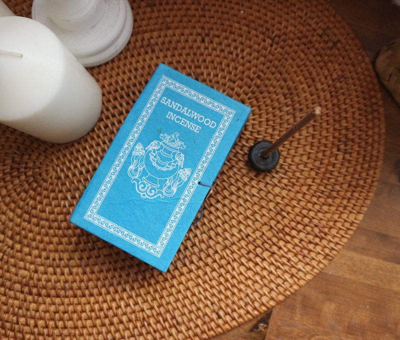 天然草本香氛 尼泊尔Stupa 盒装线香 - 檀香 Sandalwood - 香薰/精油/线香 - 浓缩/萃取物 蓝色