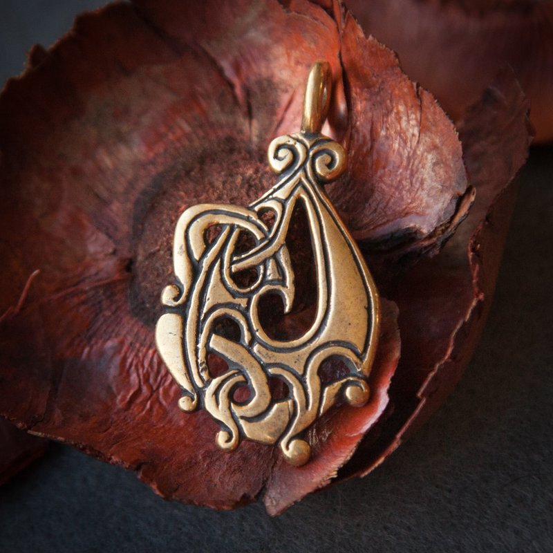 装饰品吊坠。凯尔特项链。维京珠宝。黑色皮绳吊坠 - 项链 - 其他金属 橘色
