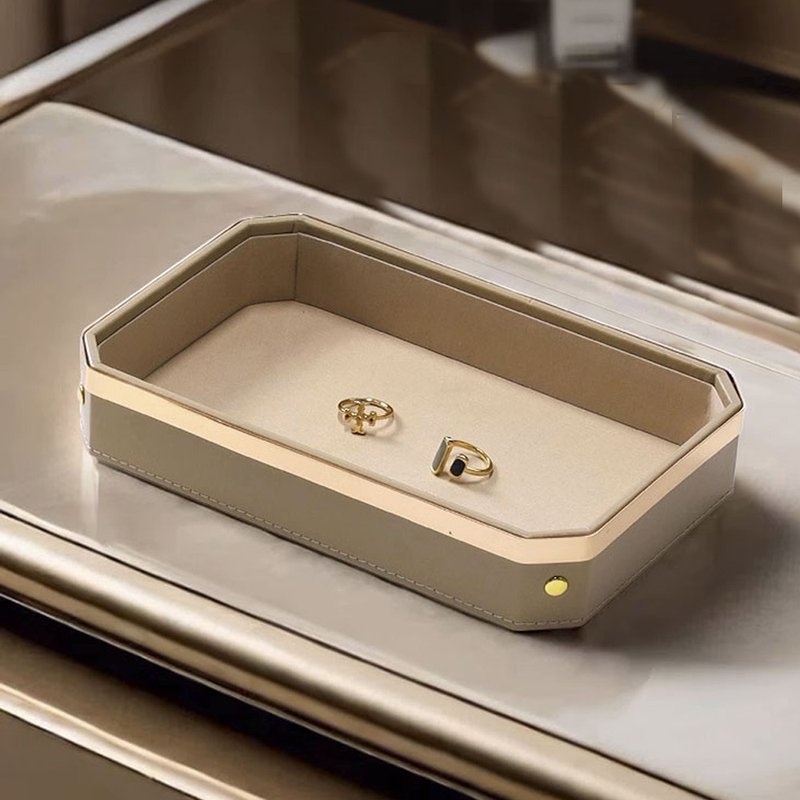 bencross 本心本来-皮革收纳盒-奶咖色-八 - 收纳用品 - 其他金属 卡其色