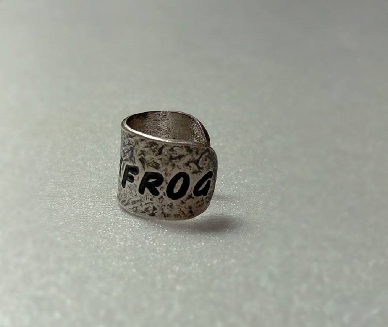 免费刻字【锻敲耳饰-单只】无耳洞耳骨夹/男女适用/手工锻敲/定制 - 耳环/耳夹 - 银 银色