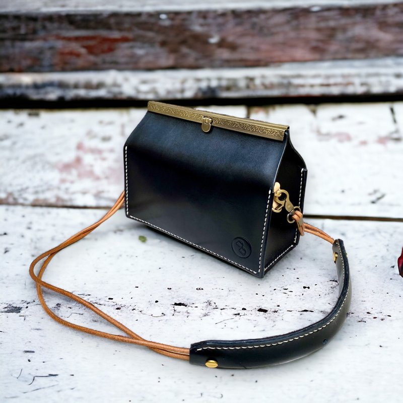 手工植鞣革利乐包 - 质感黑 (礼物 情人节 圣诞礼物) - 侧背包/斜挎包 - 真皮 黑色