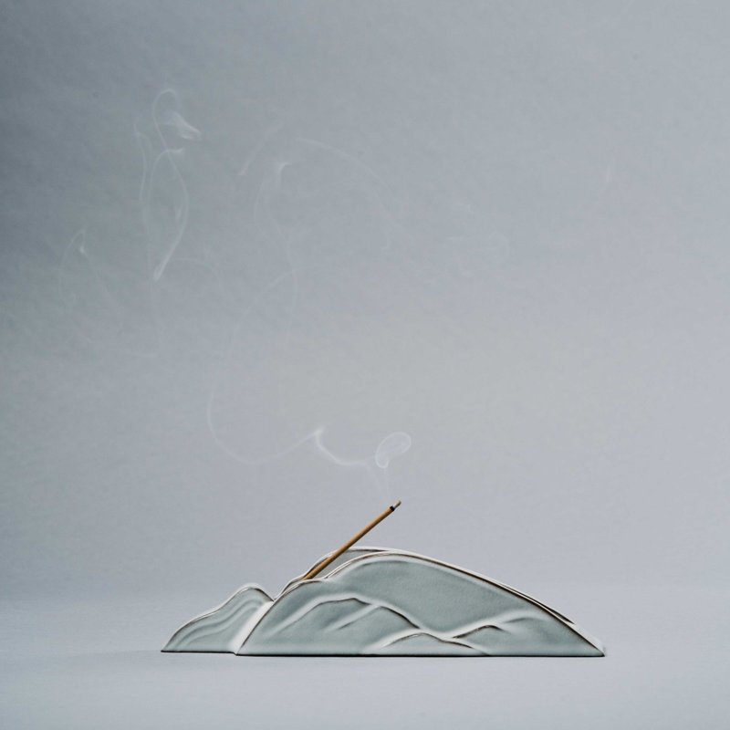 云起 | Clouds Floating - 香台/线香座(白釉) - 香薰/精油/线香 - 瓷 白色