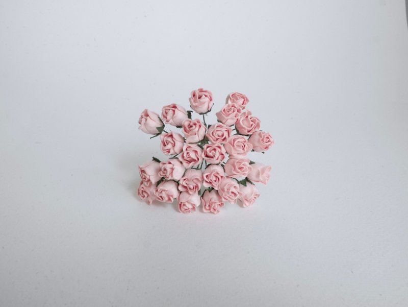 Paper flower, 25 pieces, size 1 x1.2  cm. budding rose flower, pale peach color. - 其他 - 纸 粉红色