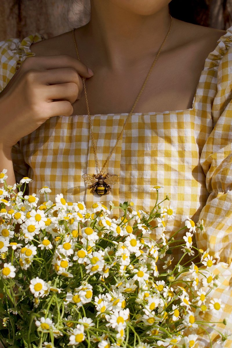 BumbleBee Necklace, Enamel Jewelry, Perfect gift, Spring. - 项链 - 其他金属 黄色