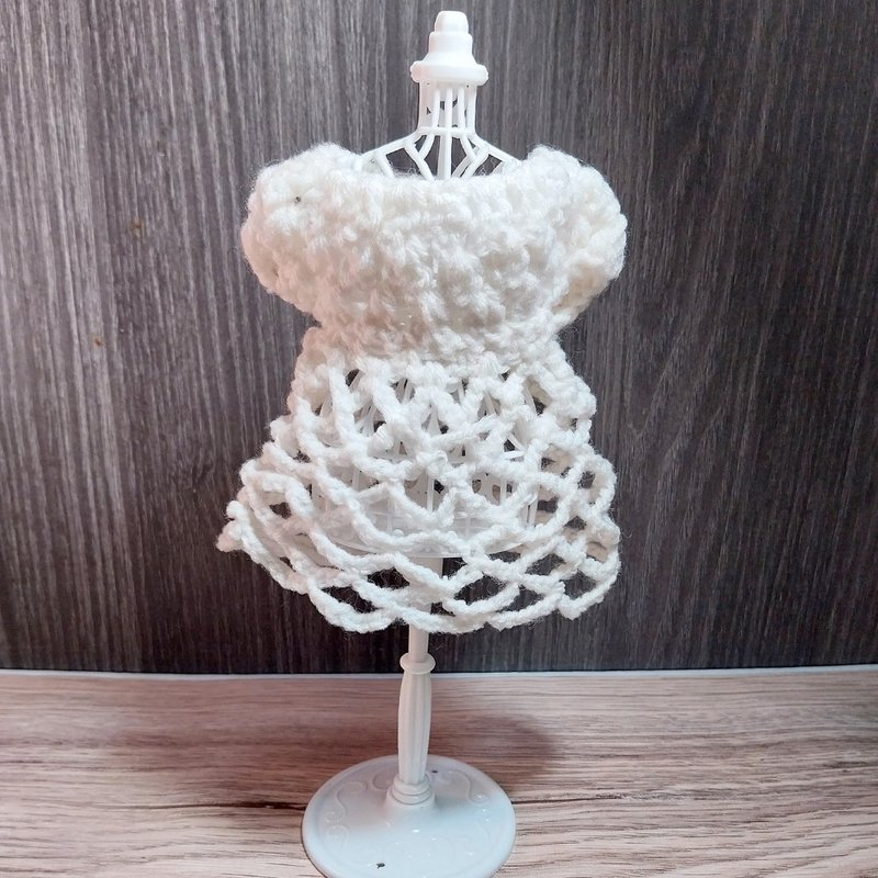 beautiful babie white short doll dress yarn crochet handmade - 玩偶/公仔 - 其他材质 白色