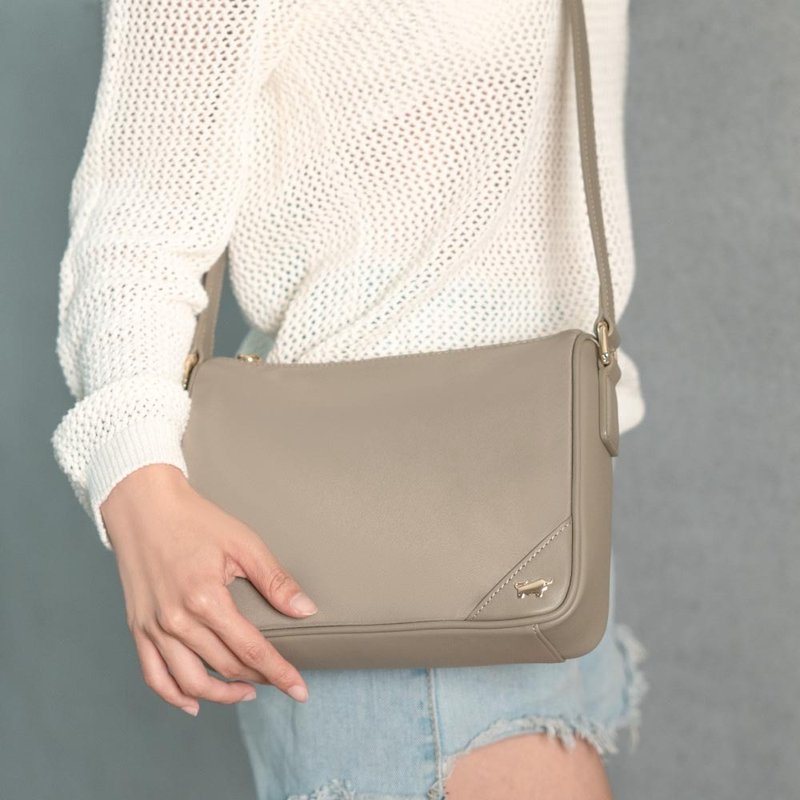 【免费升级送礼包装】玛普尔 斜背包-卡其色/BF837-12-KA - 侧背包/斜挎包 - 真皮 卡其色