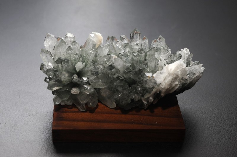 绿幽灵水晶 矿石/水晶/灵修/开运/招财/破煞/防小人 - 摆饰 - 水晶