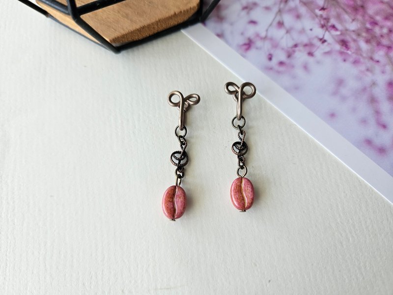 【咖啡旋律】粉色~无痛耳夹、可改耳钩 - 耳环/耳夹 - 其他材质