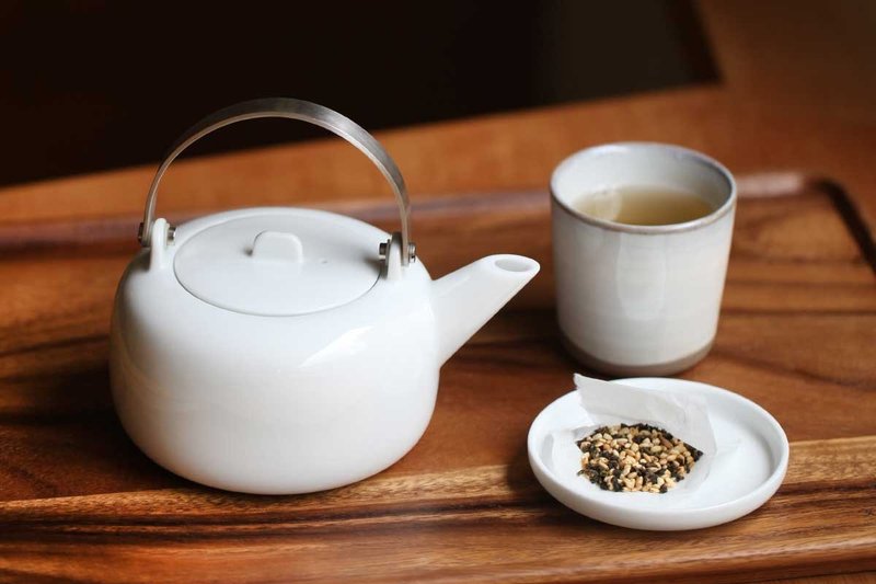 手工焙炒玄米乌龙茶 - 茶 - 新鲜食材 白色