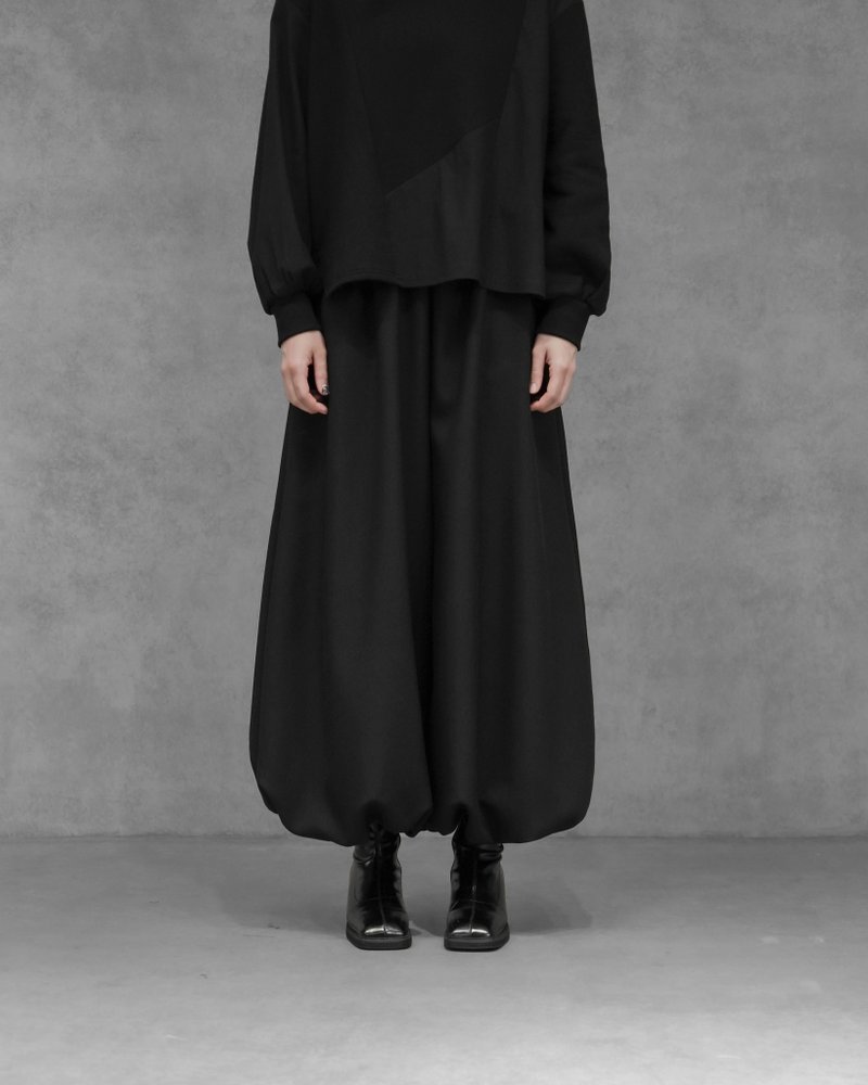 MUKK DESIGN 立体剪裁灯笼裤 - 女装长裤 - 聚酯纤维 黑色