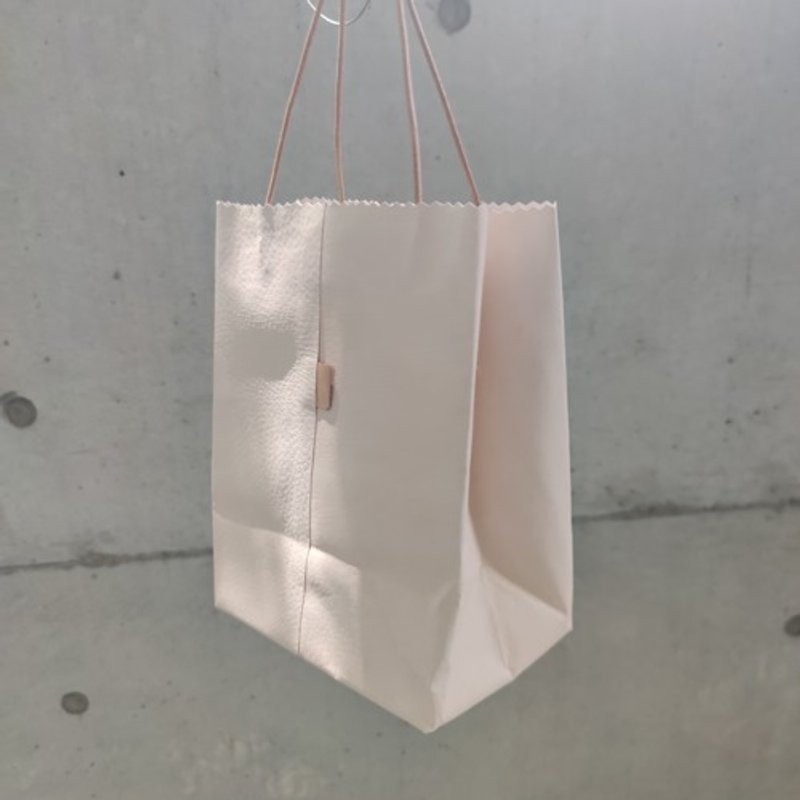 大人可愛い 本革ヌメレザー 紙袋風 トートバッグ 生成りナチュラル - 手提包/手提袋 - 真皮