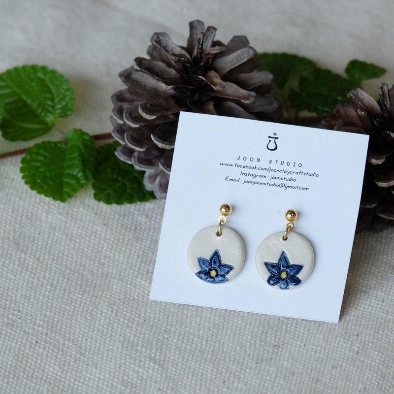 Wooden Earrings - 耳环/耳夹 - 陶 蓝色