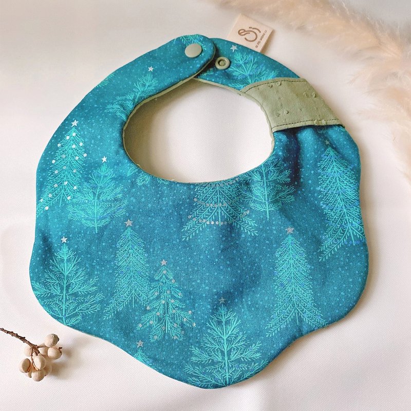 圣诞树口水巾 圣诞树 朵朵围兜 奶嘴夹用 圣诞节 handmade - 围嘴/口水巾 - 棉.麻 绿色