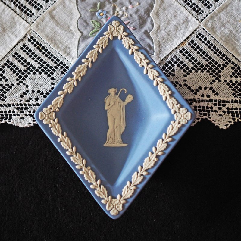 英国古董 Wedgwood 蓝色 浮雕碧玉瓷 菱形碟 - 摆饰 - 陶 蓝色