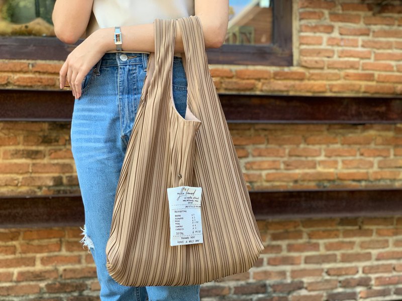 Wyllabrand Pleated bagToffee nut - 手提包/手提袋 - 其他材质 卡其色