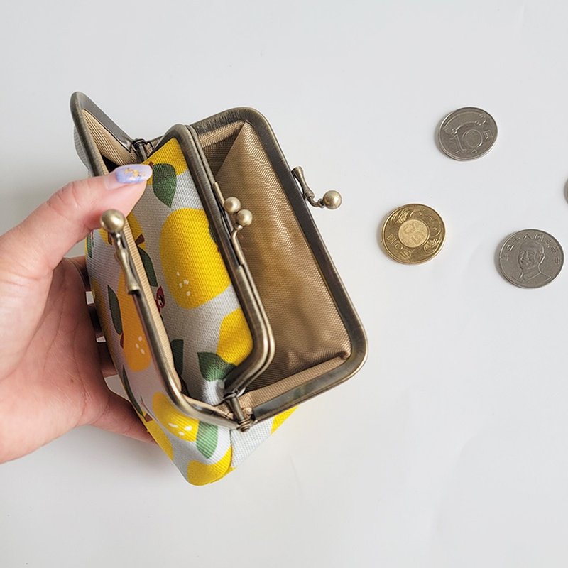 4色 铁珠扣子母包 手拿包 防泼水零钱包 印花布包 小红帽大野狼 - 零钱包 - 棉.麻 黄色