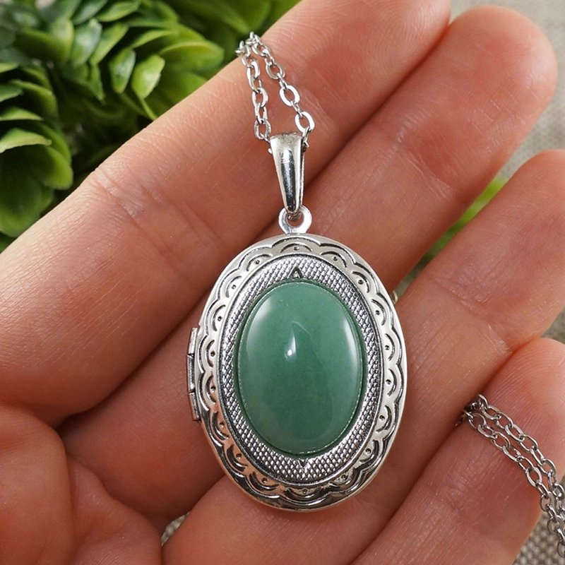 Mint Sage Green Aventurine Oval Photo Locket Pendant Necklace Woman Jewelry Gift - 项链 - 半宝石 绿色