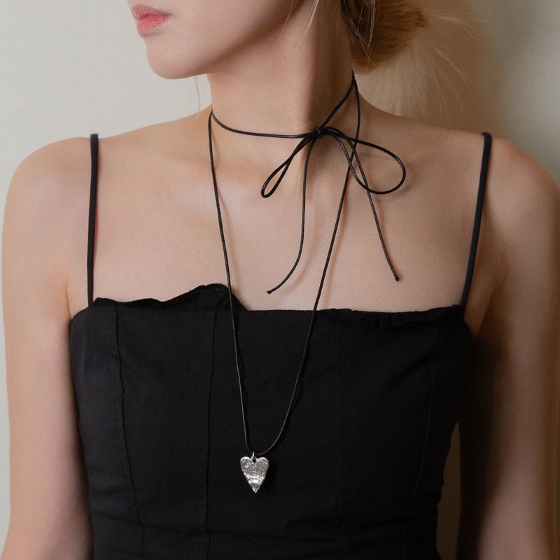 Painted Heart Necklace (黑绳) 爱心纯银坠链 项链 - 项链 - 纯银 银色
