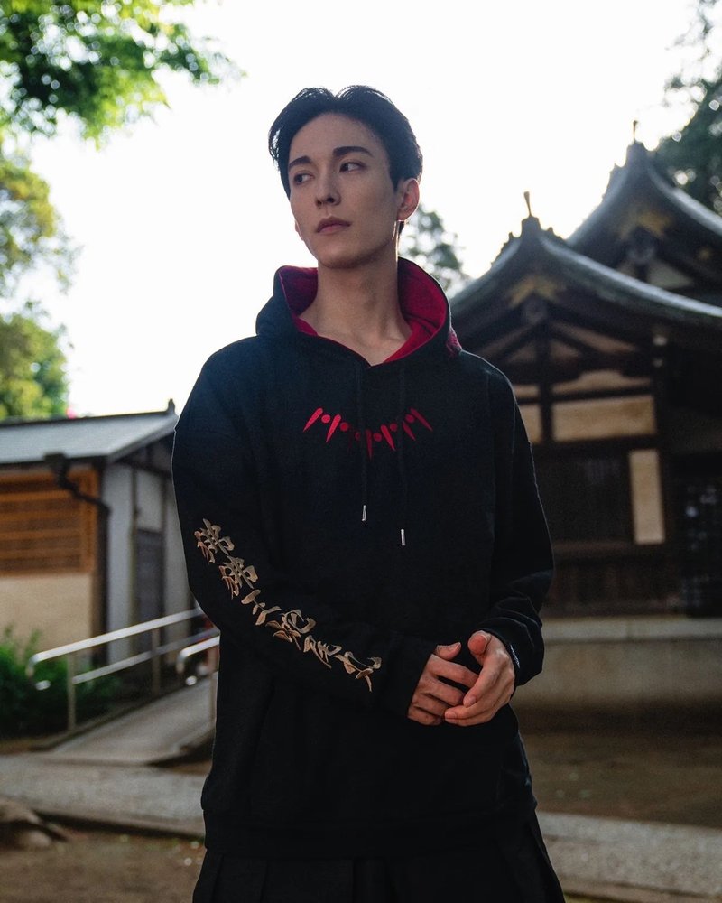 【XRAGE X 死神BLEACH联名】阿散井恋次 高磅纯棉刺绣帽T Hoodie - 中性连帽卫衣/T 恤 - 棉.麻 黑色