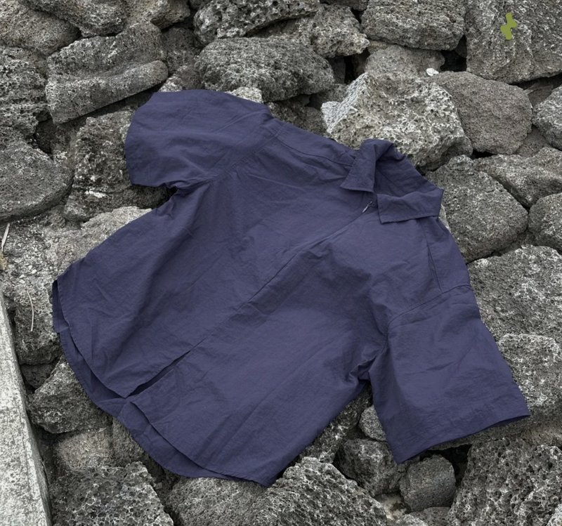 Zuuie Hooman Line 尼龙塔夫绸半拉链衬衫 - 海军蓝 - 中性连帽卫衣/T 恤 - 尼龙 蓝色