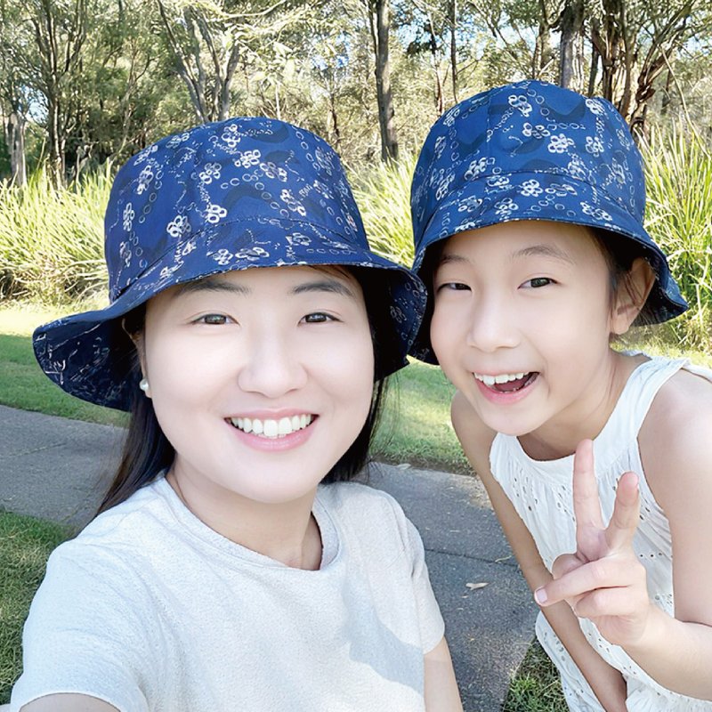 大人+小孩亲子同款_深蓝色双面戴渔夫帽-调节尺寸 收纳 吸湿排汗 - 帽子 - 环保材料