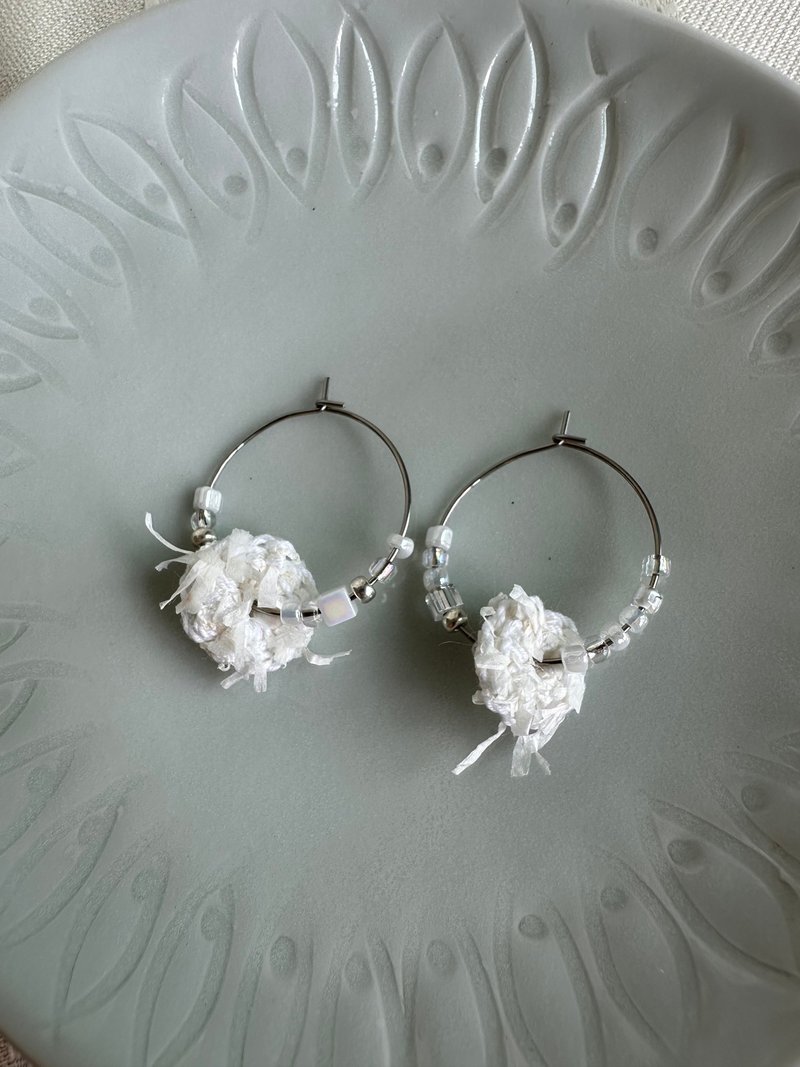 珠珠编织耳环 - 耳环/耳夹 - 不锈钢 白色