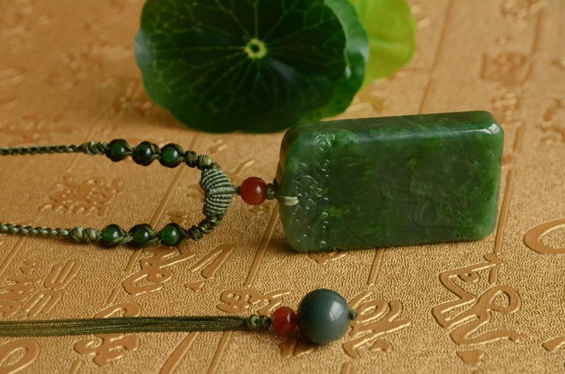 【登云】天然碧玉纹理菠菜绿卷云纹厚桩无事牌 - 项链 - 宝石 绿色